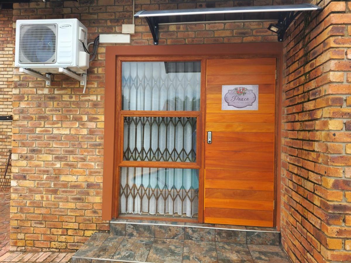 Twins Guest House Astoni Vanderbijlpark Buitenkant foto