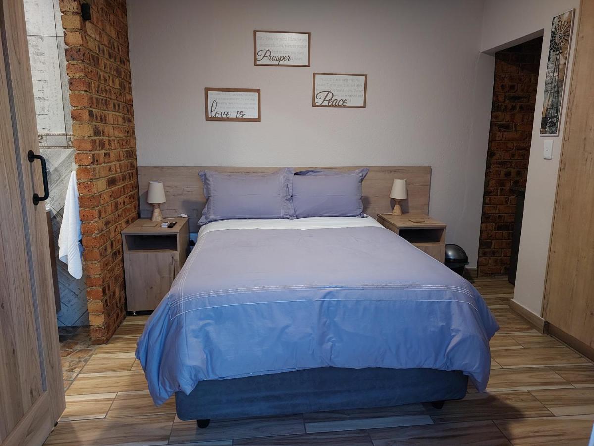 Twins Guest House Astoni Vanderbijlpark Kamer foto