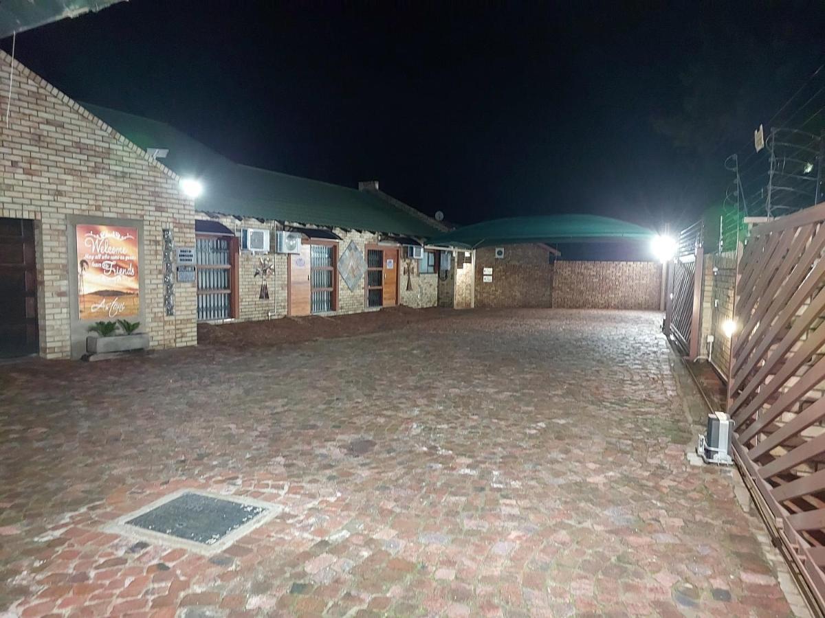 Twins Guest House Astoni Vanderbijlpark Buitenkant foto
