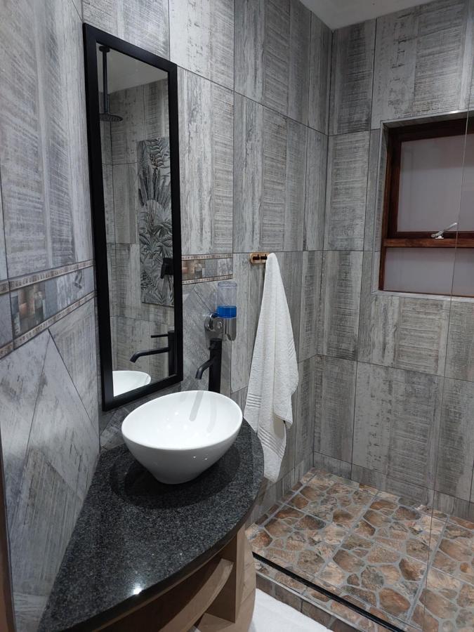 Twins Guest House Astoni Vanderbijlpark Kamer foto