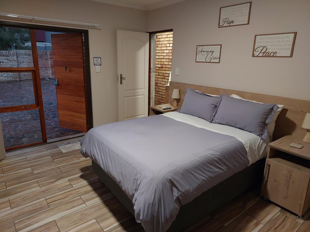 Twins Guest House Astoni Vanderbijlpark Kamer foto