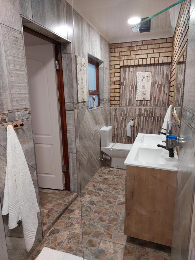 Twins Guest House Astoni Vanderbijlpark Kamer foto