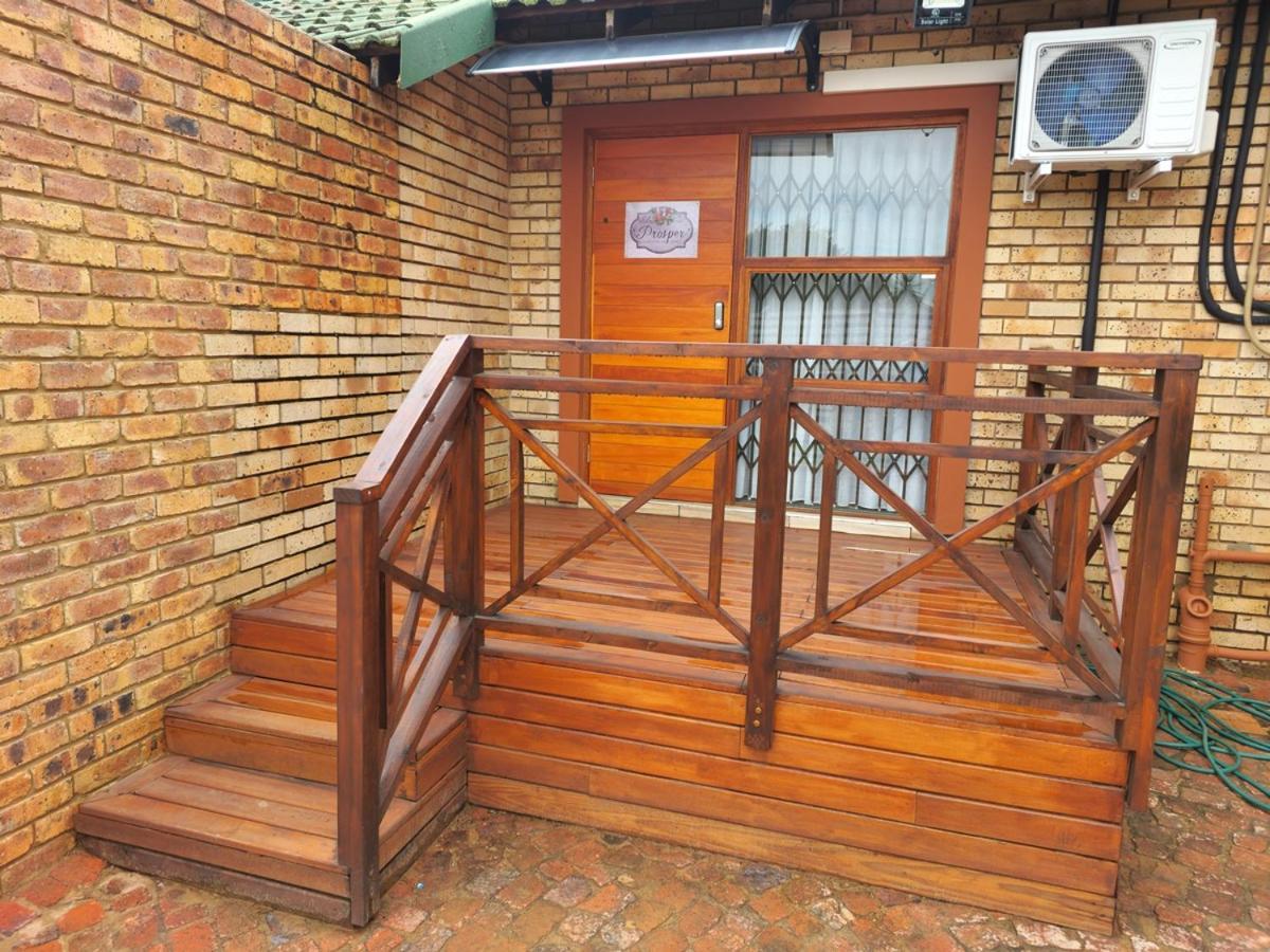 Twins Guest House Astoni Vanderbijlpark Kamer foto