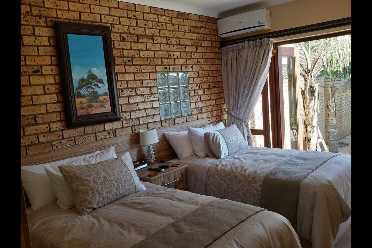 Twins Guest House Astoni Vanderbijlpark Buitenkant foto